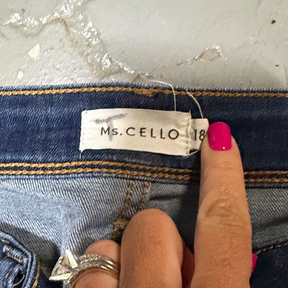 Ms. Cello jeans - Picture 3 of 6